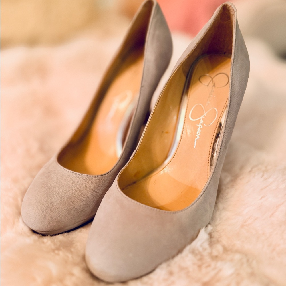 Jessica Simpson Taupe Gray  Suede Stiletto Pump Round Toe Women's Heels Size 7.5